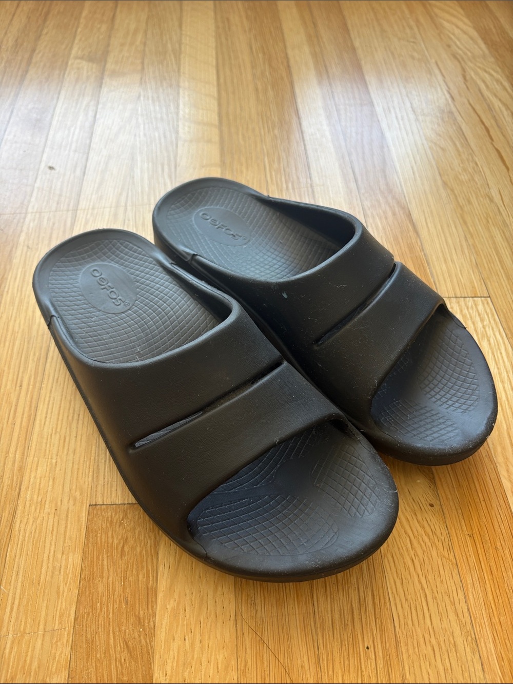 OOFOS Men6 Women8 Black Recovery Slide - Black